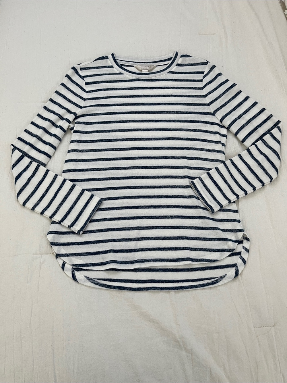 Banana Republic Long Sleeve Tee